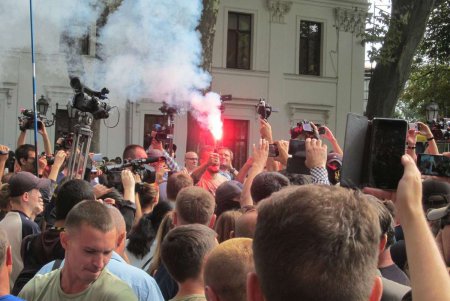 Полиция защитила правопорядок на Думской площади ценой 36 пострадавших (обновлено) (фоторепортаж)