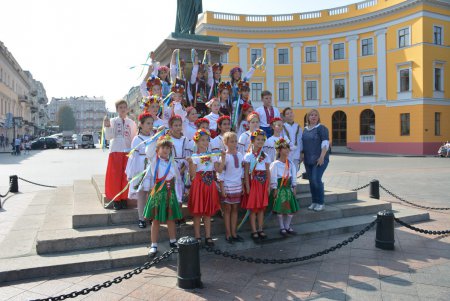 Одесская молодежь поддержала Всеукраинский флешмоб за мир в нашей стране (фото)