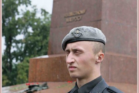 В честь партизан в Одессе возлагали цветы и салютовали (фоторепортаж)