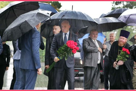 В честь партизан в Одессе возлагали цветы и салютовали (фоторепортаж)