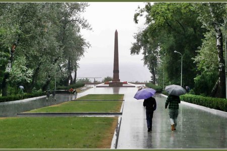 В честь партизан в Одессе возлагали цветы и салютовали (фоторепортаж)