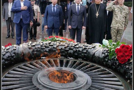 В честь партизан в Одессе возлагали цветы и салютовали (фоторепортаж)