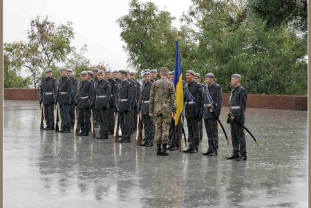 В честь партизан в Одессе возлагали цветы и салютовали (фоторепортаж)