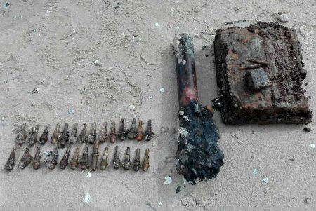 Одесские водолазы поднимают со дна Черного моря боеприпасы времен Второй мировой (фото)