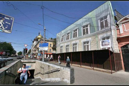 Возле Железнодорожного вокзала Одессы засекли «секретное» строительство (фоторепортаж)