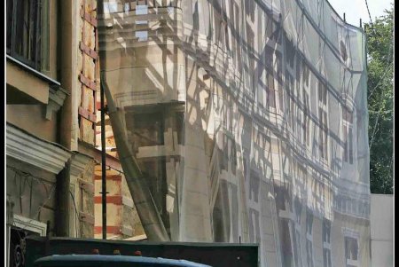 Возле Железнодорожного вокзала Одессы засекли «секретное» строительство (фоторепортаж)