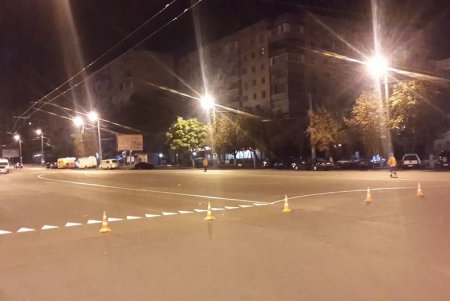 В Киевском районе обновляют дорожную разметку (фото) 