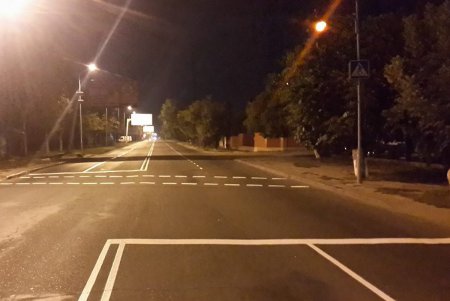 Коммунальщики покрывают новой разметкой улицы Малиновского района (фото)