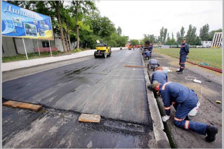 Стадион «Динамо» готовится к репетициям олимпийских рекордов (фоторепортаж)