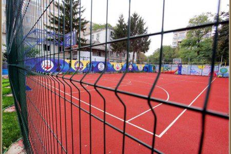 Стадион «Динамо» готовится к репетициям олимпийских рекордов (фоторепортаж)
