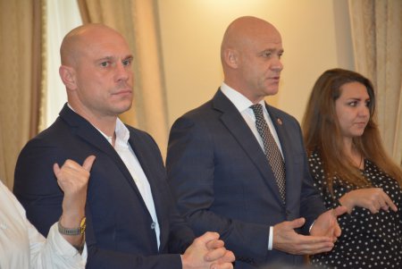 Город поможет одесситам с проблемами слуха и речи приватизировать жилье в общежитии (фото)