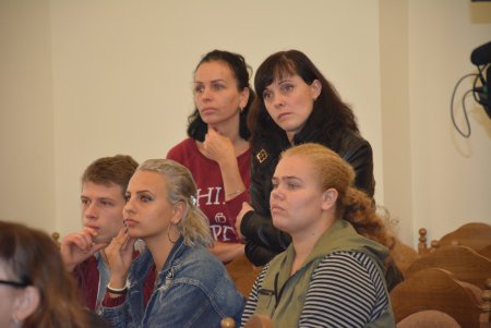 Город поможет одесситам с проблемами слуха и речи приватизировать жилье в общежитии (фото)