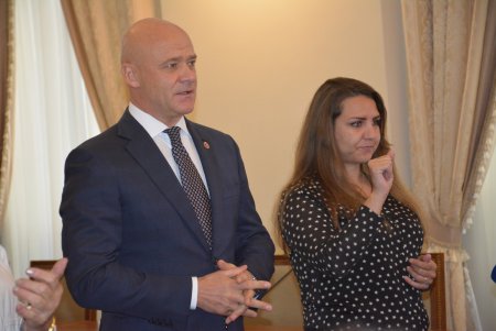 Город поможет одесситам с проблемами слуха и речи приватизировать жилье в общежитии (фото)