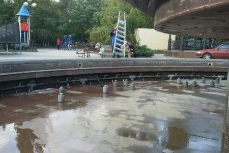 Одесские фонтаны готовят к спячке (фото)