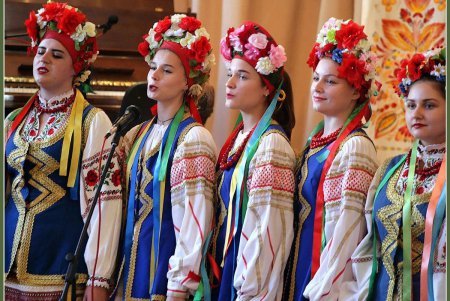 Одесская мастерица представляет Украину на фарфоре (фоторепортаж)