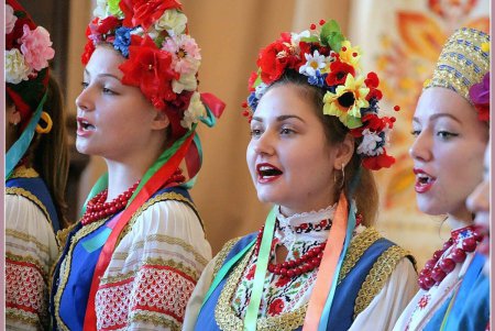 Одесская мастерица представляет Украину на фарфоре (фоторепортаж)