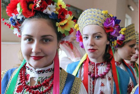 Одесская мастерица представляет Украину на фарфоре (фоторепортаж)