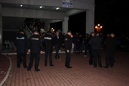 Одесские правоохранители не допустили провокаций во время футбольного матча (фото)
