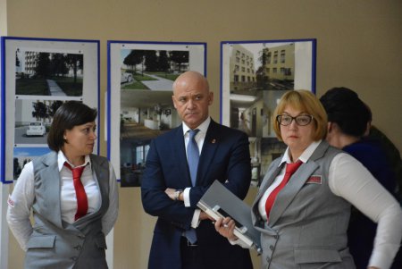 Министр Рева убедился, как в Киевском районе Одессы создается Центр по оказанию социальных услуг (фото)