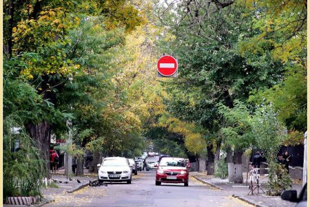 Молдаванка прощается с последними искорками лета (фоторепортаж)