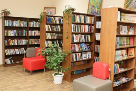 На поселке Котовского после капремонта открылась старейшая читальня (фото)