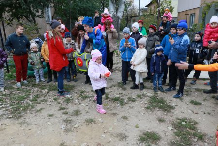 На Новой Слободке появилась новая детская площадка (фото) 