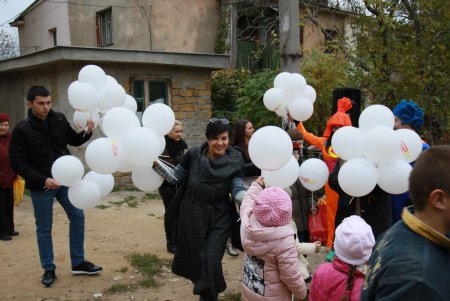 На Новой Слободке появилась новая детская площадка (фото) 