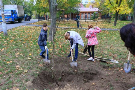 Одесситы приняли участие в благоустройстве родного города (фоторепортаж) 