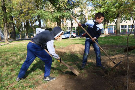 Одесситы приняли участие в благоустройстве родного города (фоторепортаж) 