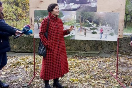 Продолжаются работы по благоустройству Греческого парка под Приморским бульваром (фото)