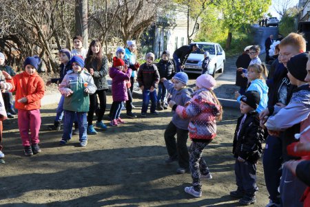 На Слободке появилась еще одна современная детская площадка (фоторепортаж)