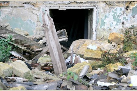 Масонский дом в Одессе приказал потомкам долго жить —  и растаскивается  «на сувениры» (фоторепортаж)