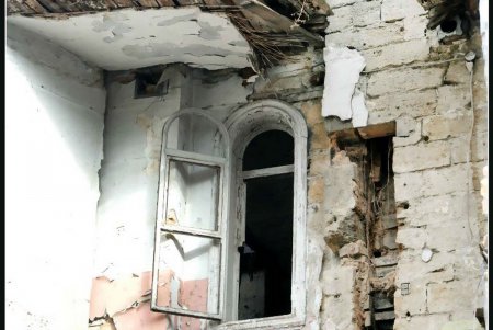 Масонский дом в Одессе приказал потомкам долго жить —  и растаскивается  «на сувениры» (фоторепортаж)