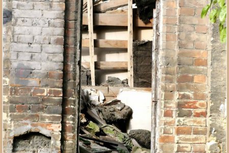 Масонский дом в Одессе приказал потомкам долго жить —  и растаскивается  «на сувениры» (фоторепортаж)