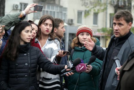 Активисты выступили против вырубки деревьев в «Летнем театре» (фоторепортаж)