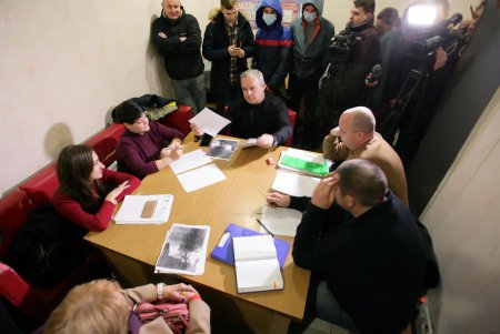 Активисты выступили против вырубки деревьев в «Летнем театре» (фоторепортаж)