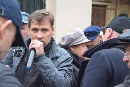 В Одессе в стычке с радикалами пострадали полицейские (фоторепортаж)