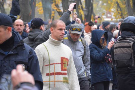 В Одессе в стычке с радикалами пострадали полицейские (фоторепортаж)