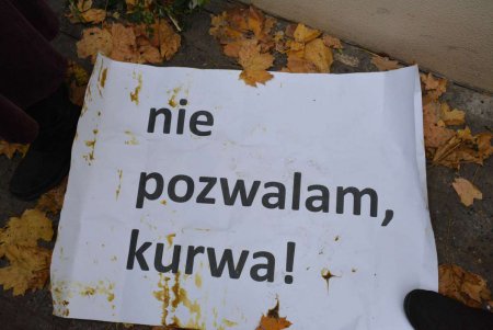 В Одессе в стычке с радикалами пострадали полицейские (фоторепортаж)