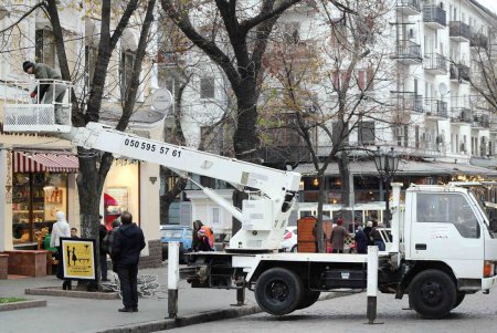 Зима на пороге: из Одессы «улетели» и рукотворные бабочки (фоторепортаж)