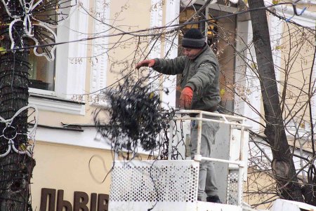 Зима на пороге: из Одессы «улетели» и рукотворные бабочки (фоторепортаж)