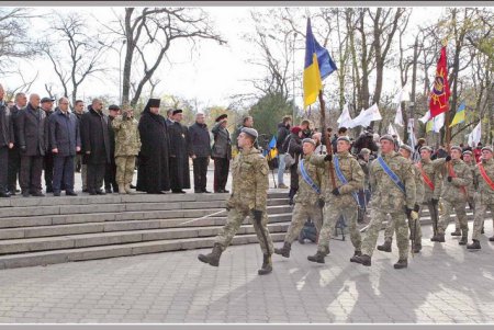 День достоинства и свободы: в Одессе возложили цветы к памятнику Шевченко (фоторепортаж) 