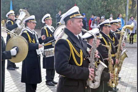 День достоинства и свободы: в Одессе возложили цветы к памятнику Шевченко (фоторепортаж) 