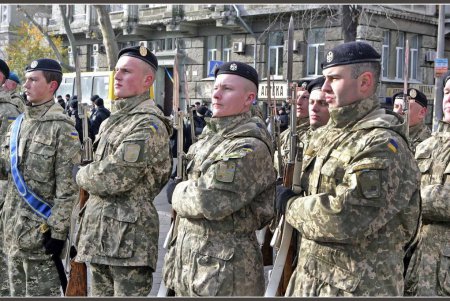 День достоинства и свободы: в Одессе возложили цветы к памятнику Шевченко (фоторепортаж) 