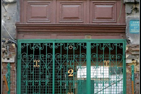 Историческое место криминальной славы, архитектурных экспериментов и живых руин (фоторепортаж)