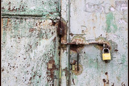 Историческое место криминальной славы, архитектурных экспериментов и живых руин (фоторепортаж)