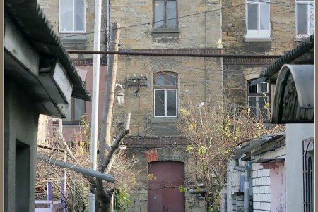 Историческое место криминальной славы, архитектурных экспериментов и живых руин (фоторепортаж)