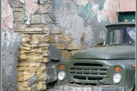 Историческое место криминальной славы, архитектурных экспериментов и живых руин (фоторепортаж)