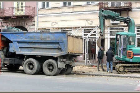 Ришельевская улица капремонтируется (фоторепортаж)