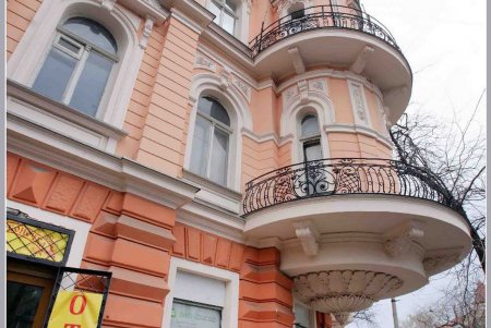 Одесса постепенно восстанавливает архитектурное достояние (фоторепортаж)